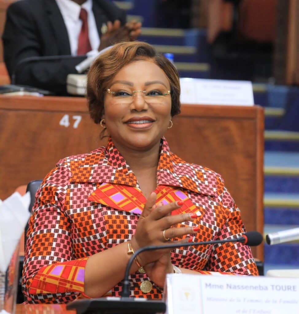 Ministère de la Femme: Le budget 2023 établi à 23 milliards FCFA, voté à l’unanimité au Sénat