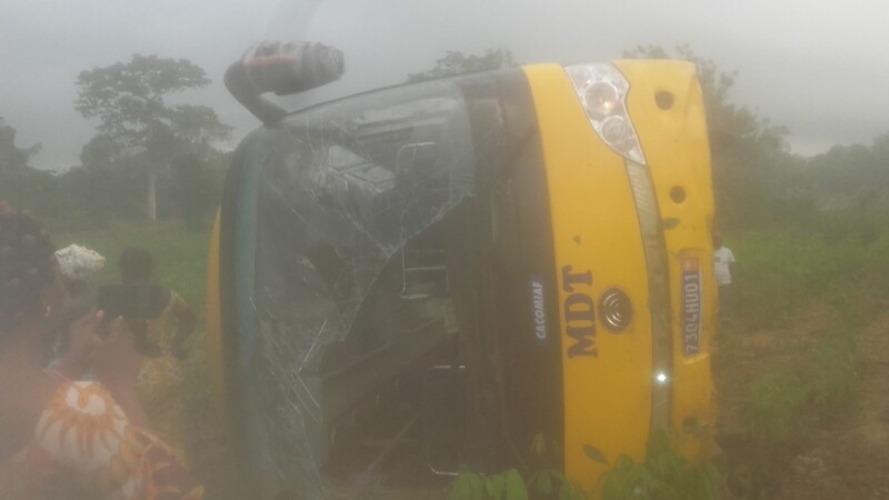Aboisso: En pleine circulation, un car prend la direction du cimetière