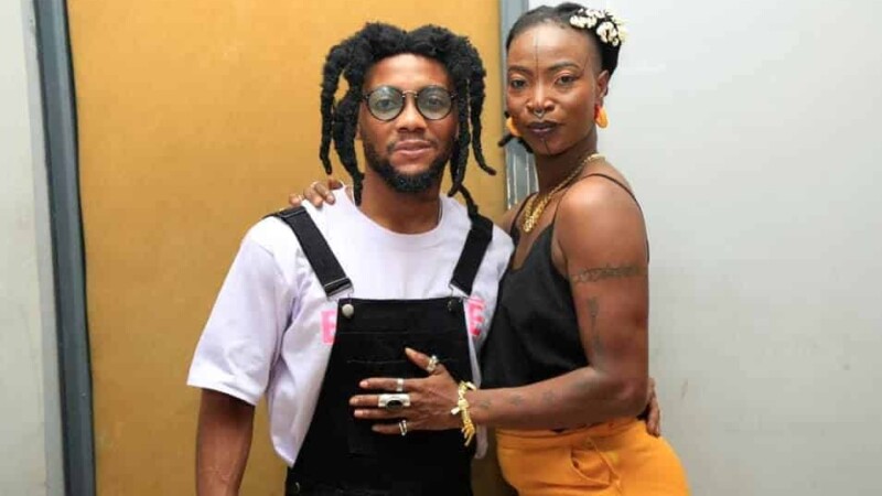 People: Obams dans les bras de la chanteuse Dobet Gnaoré