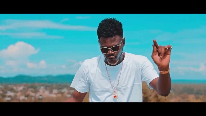 Musique : Ariel Sheney, ‘’ Il ne faut pas lancer les morceaux pour les lancer’’