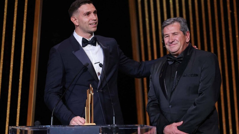 Emiliano Martinez remporte le Trophée Yachine 2023 et succède à Thibaut Courtois
