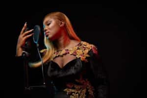 Côte d’Ivoire-Roseline Layo enceinte : La chanteuse a roulé tout le monde