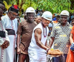 Ghana : Le rappeur américain Ja Rule fait la pose de la première pierre de son école