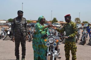 Burkina Faso : la douane appuie les FDS et PDI en matériels dans la lutte antiterroriste