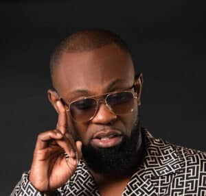 RDC : Fabregas déshabille l’une de ses danseuses en pleine répétition et s’excuse