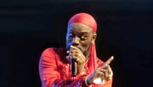 Côte d’Ivoire : Meiway rend hommage en chanson au Président Henri Konan Bédié