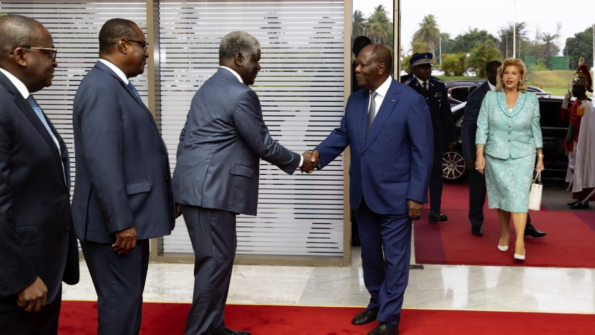 Alassane Ouattara a regagné Abidjan après son séjour en France et en Corée du Sud