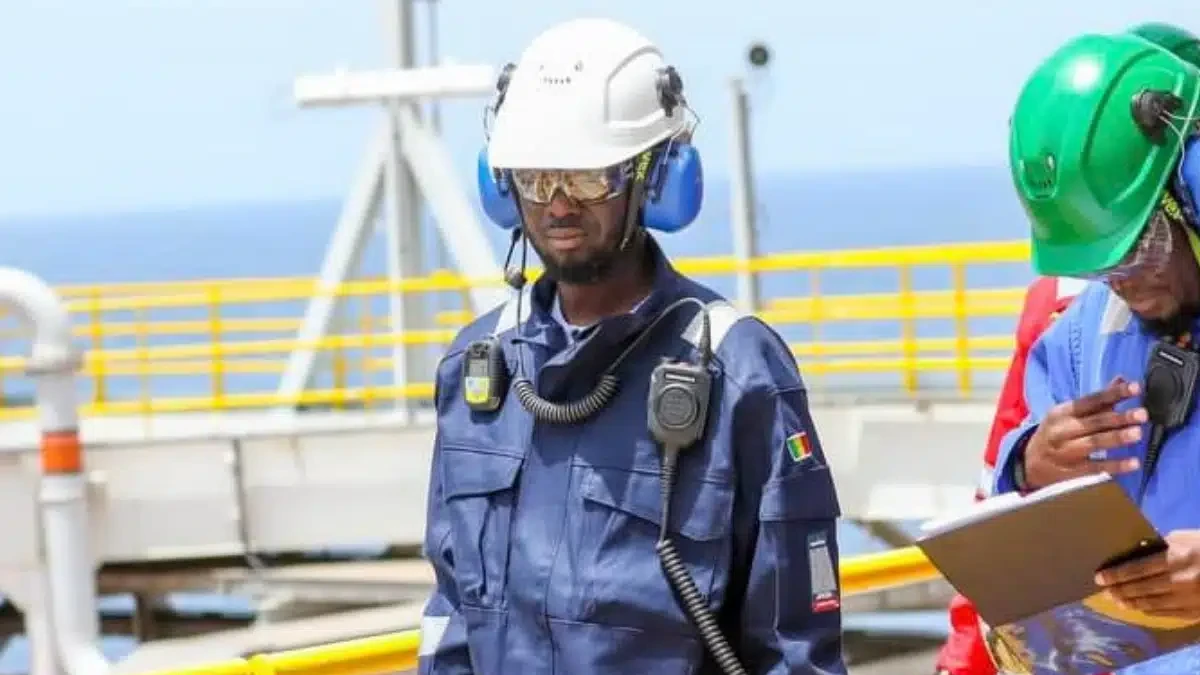Sénégal : Bassirou Diomaye Faye visite le champ pétrolier de Sangomar