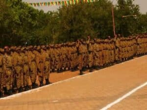 Burkina Faso : le gouvernement veut recruter 2400 jeunes militaires