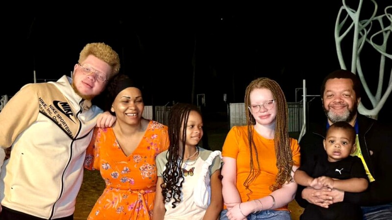 RDC : Après le décès de sa femme, le Pasteur Marcello Tunasi à l’épreuve de son fils de deux ans