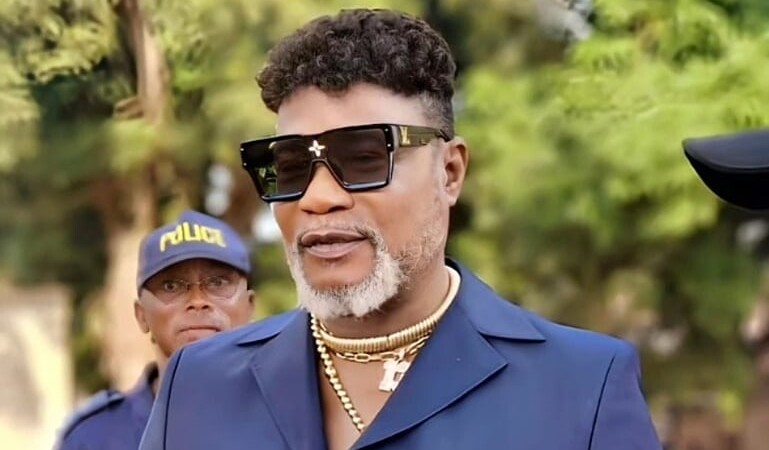 Koffi Olomidé convoqué pour ses propos au sujet des tensions entre la RDC et le Rwanda