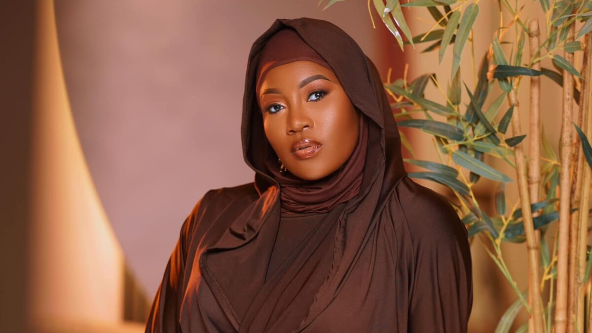 Côte d’Ivoire : le ‘’brouteur’’ qui veut la peau de Konnie Touré s’acharne sur elle à nouveau