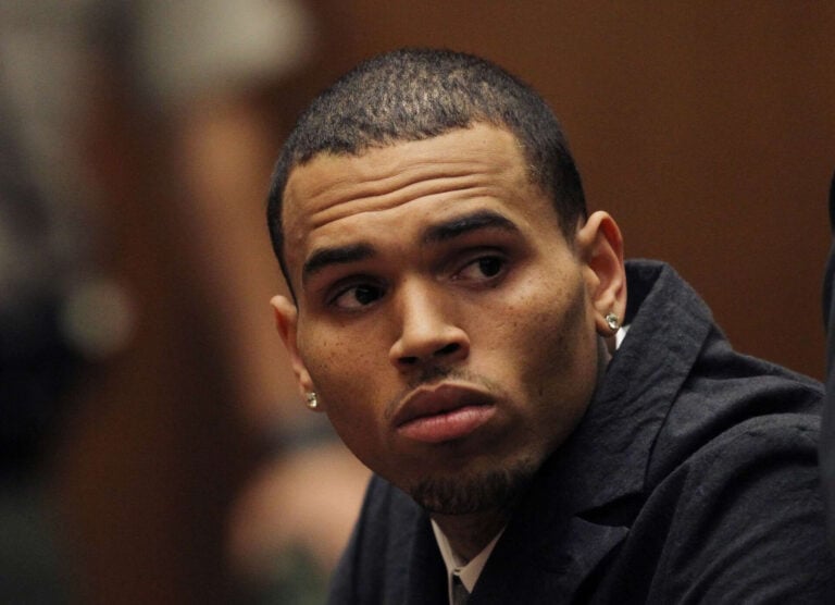États-Unis : Chris Brown devant la justice pour 50 millions de dollars