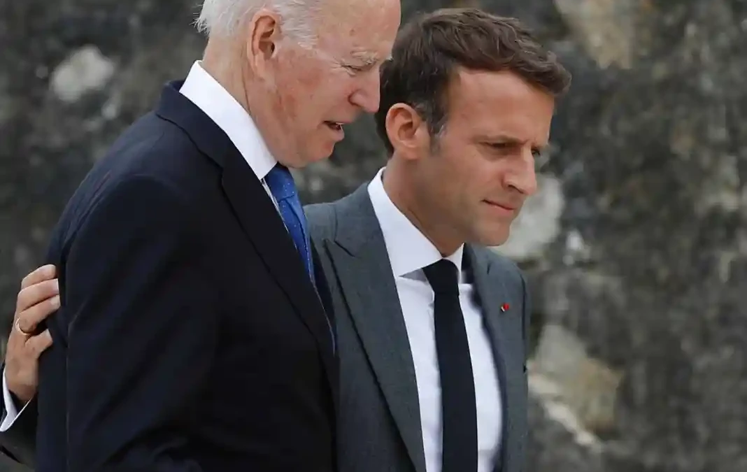 Présidentielle aux USA: Emmanuel Macron réagit au retrait de Joe Biden de la course
