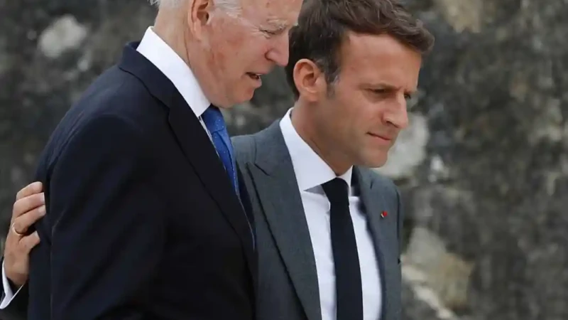 Présidentielle aux USA: Emmanuel Macron réagit au retrait de Joe Biden de la course