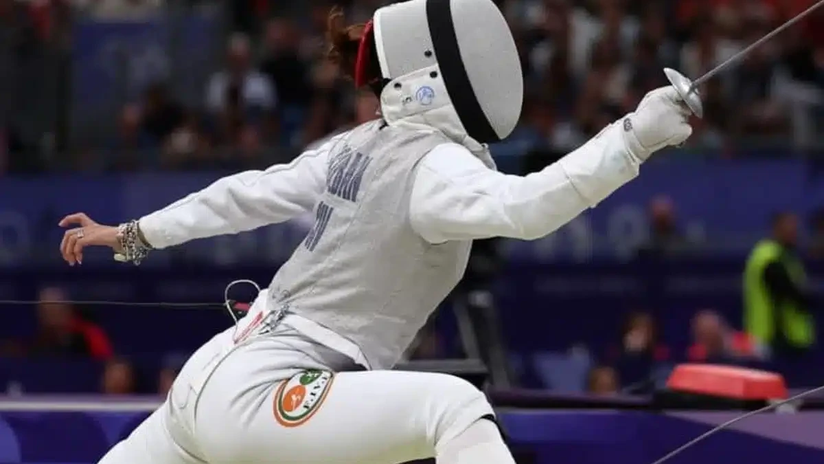 JO Paris 2024 : l'escrimeuse ivoirienne Maxine Esteban tombe face à la française Pauline Ranvier