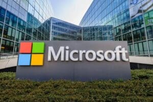 Panne mondiale chez Microsoft : des aéroports et banques paralysés