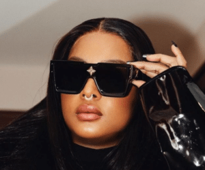 Piratée, Brenda Biya supprime une vidéo où elle reçoit un baiser langoureux