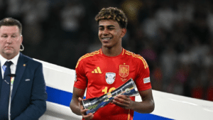 Euro 2024 : le but de Lamine Yamal contre la France désigné "beau but" du tournoi (vidéo)