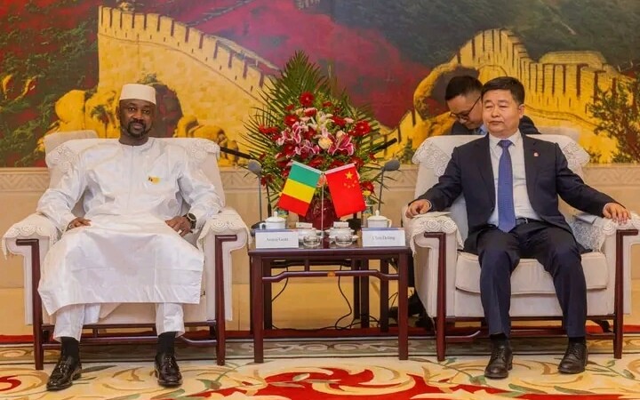 Mali : Assimi Goïta s'équipe avant le Forum Chine-Afrique