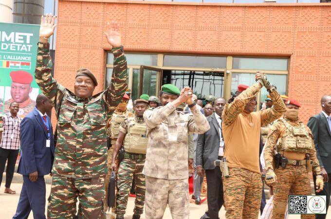 L'AES met son passeport en circulation