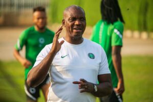 Eguavoen va diriger les Super Eagles après la démission de Labbadia