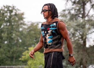 La tenue de Jules Koundé : Un choix osé qui ne laisse personne indifférent