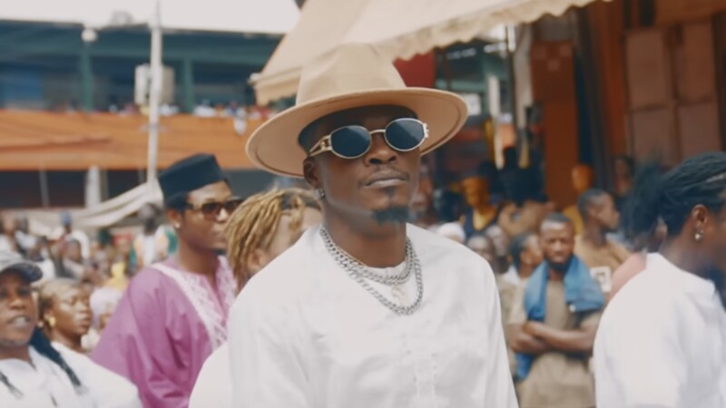 Le titre jeneba djaba de debordo leekunfa marque les esprits