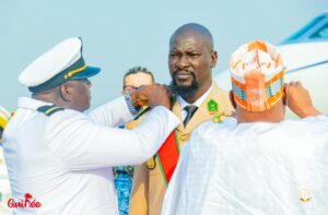 Comme Assimi Goïta, Mamadi Doumbouya devient aussi général 5 étoiles