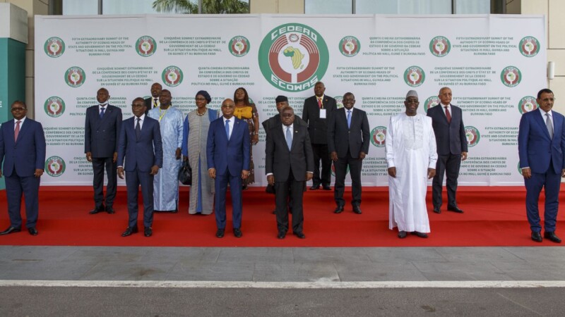 La CEDEAO veut réduire les coûts des billets d'avion