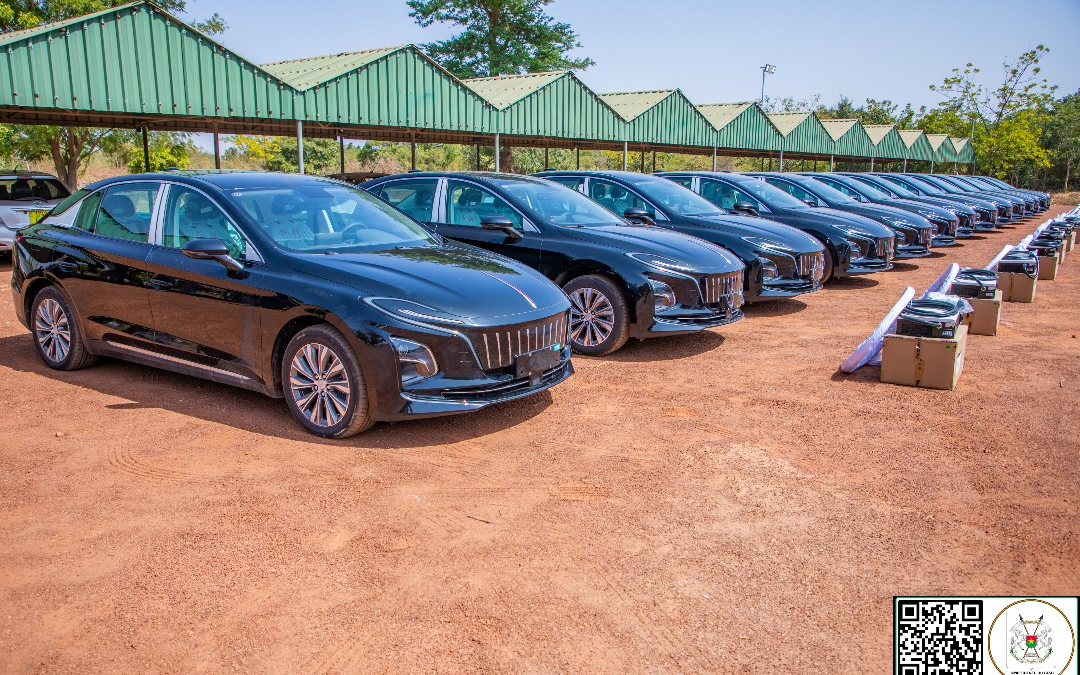 Burkina Faso : des véhicules électriques remis au gouvernement