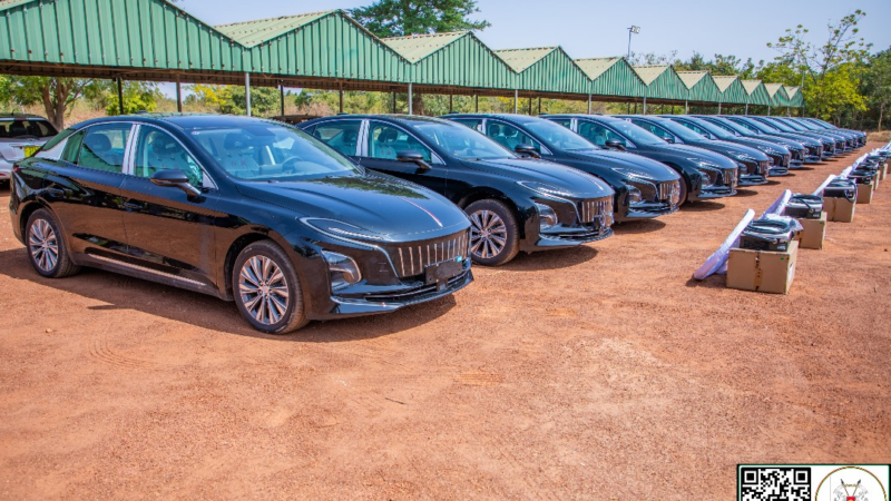 Burkina Faso : des véhicules électriques remis au gouvernement