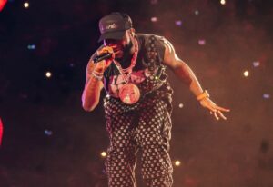 Davido sur scène avec Chris Brown à Johannesburg