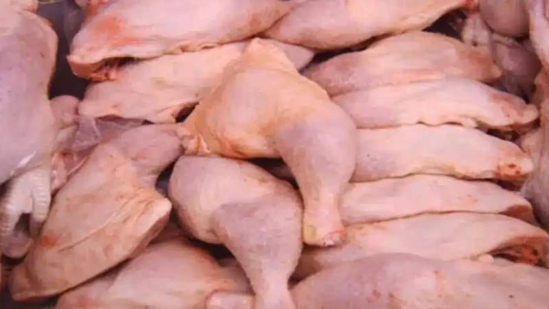 Côte d'Ivoire : 575 poulets avariés saisis dans un restaurant à Bouaké