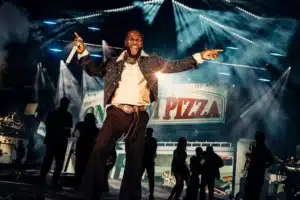 Burna Boy en concert au Stade de France