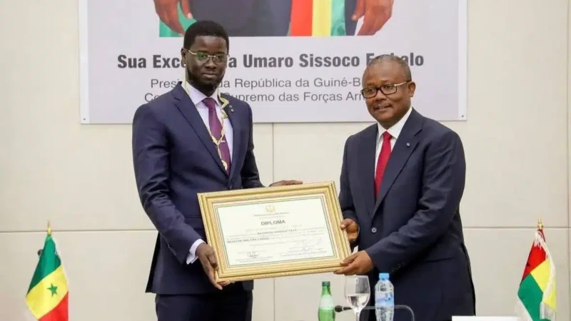 Diomaye Faye décoré à la médaille Amilcar Cabral en Guinée-Bissau