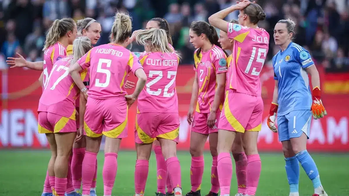 Angleterre : les dames transgenres exclues des matchs de foot