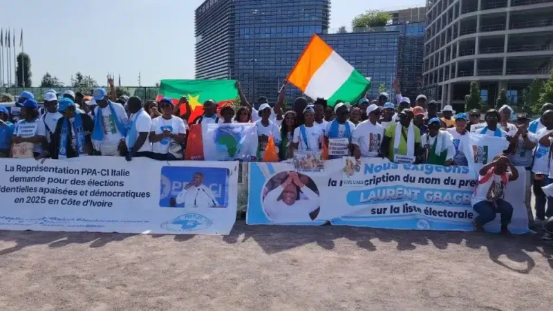 Radiation : des partisans de Gbagbo et de Soro protestent en France