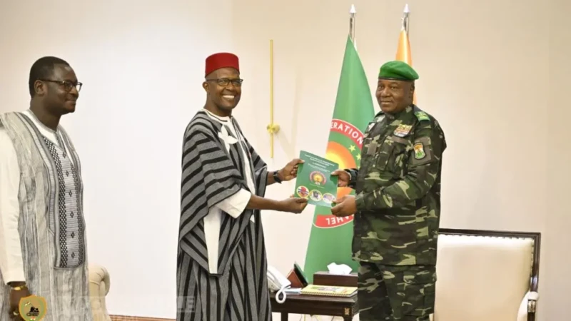 Niger : l'hymne de l'AES présenté au président Tiani