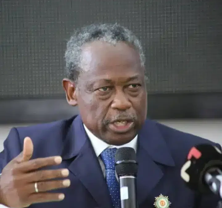 De retour d'exil, Brédoumy convoqué par la police