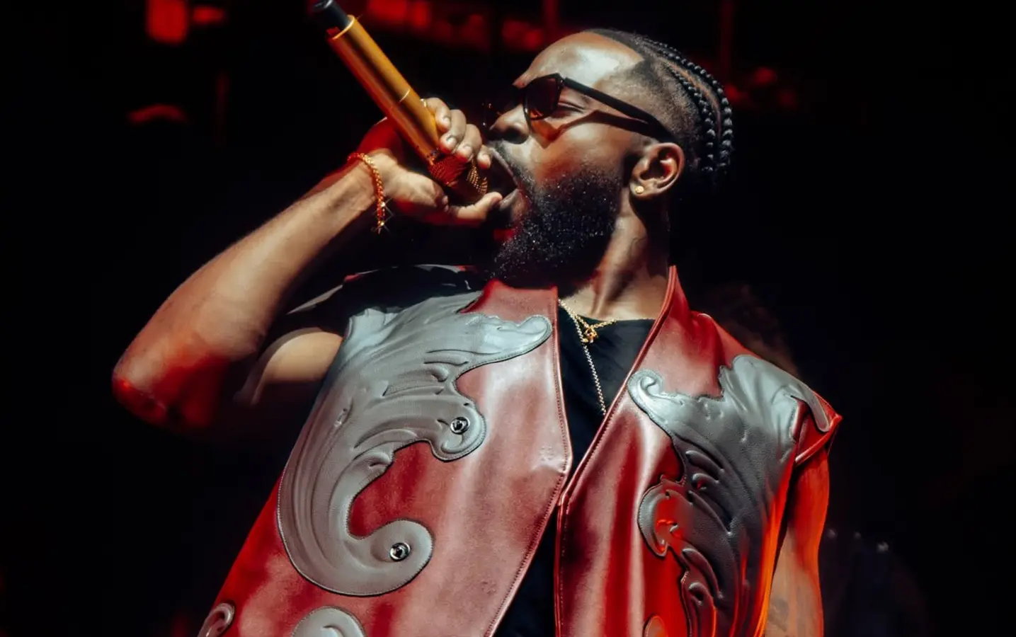 Pause musicale de Tayc : Booba réagit