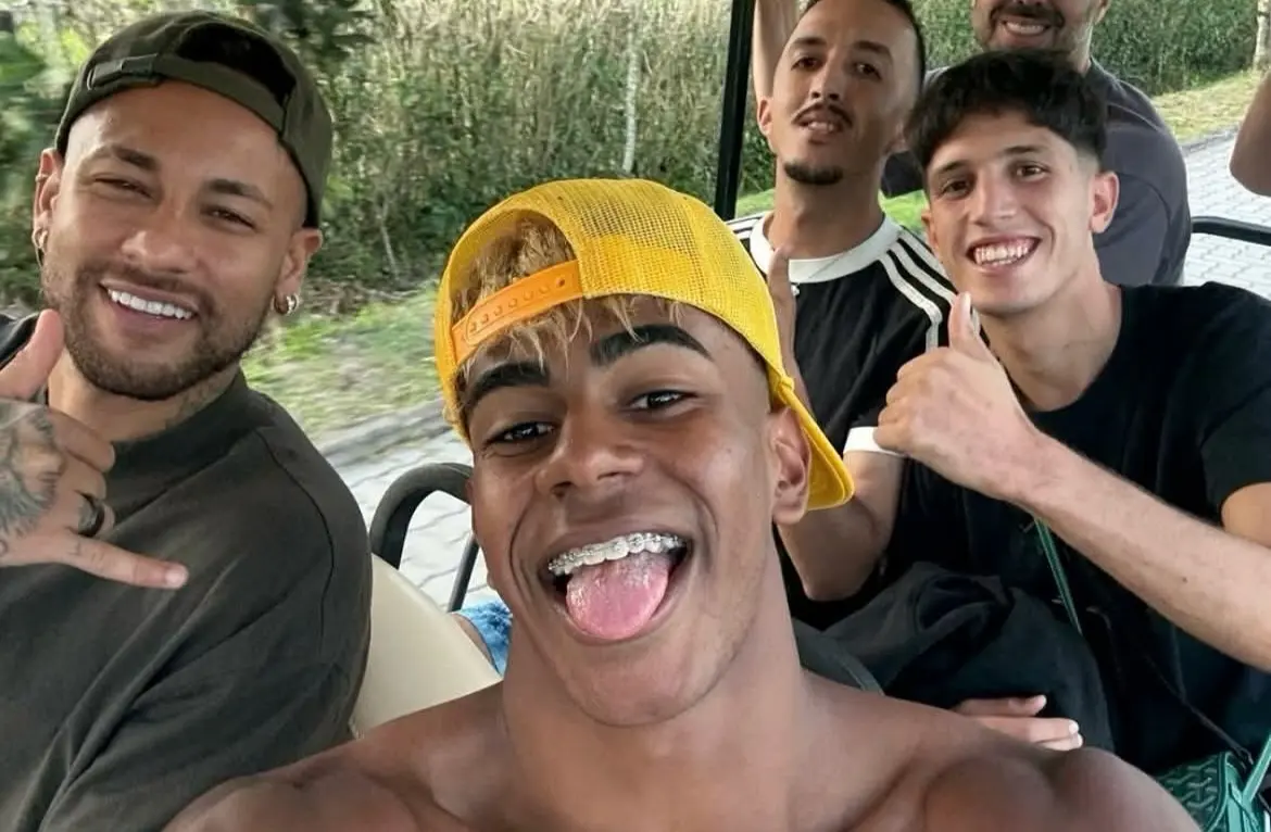 FC Barcelone : Les vacances de Yamal avec Neymar inquiètent