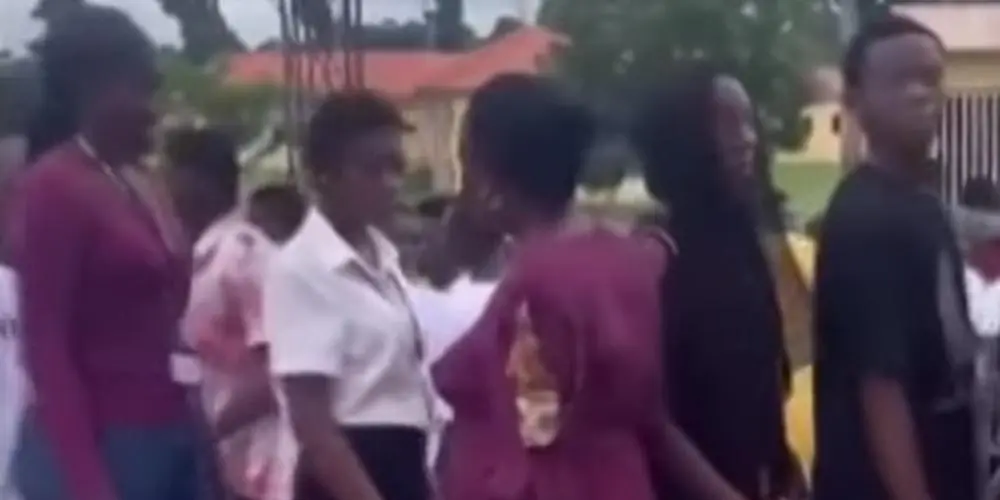 Nigeria : une université vérifie  le port du soutien-gorge des étudiantes