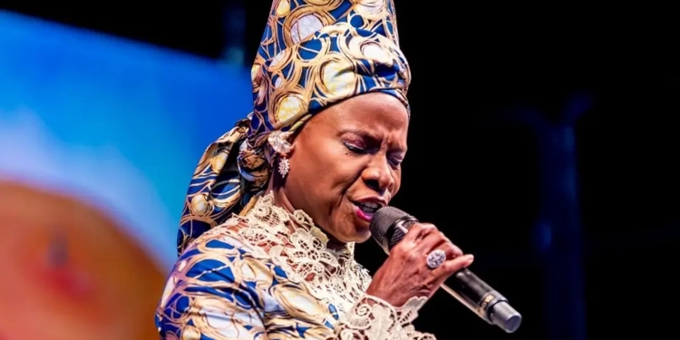 Fierté pour l’Afrique: Angélique Kidjo rejoint le Walk of Fame