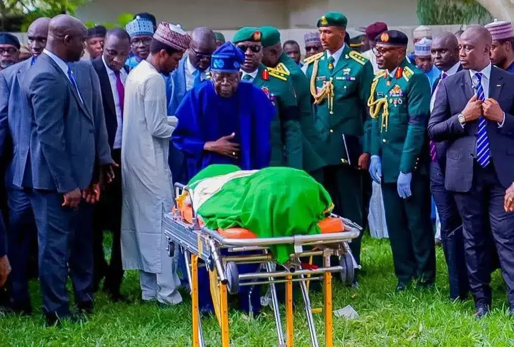 Nigeria : Muhammadu Buhari a reçu les derniers hommages de Tinubu