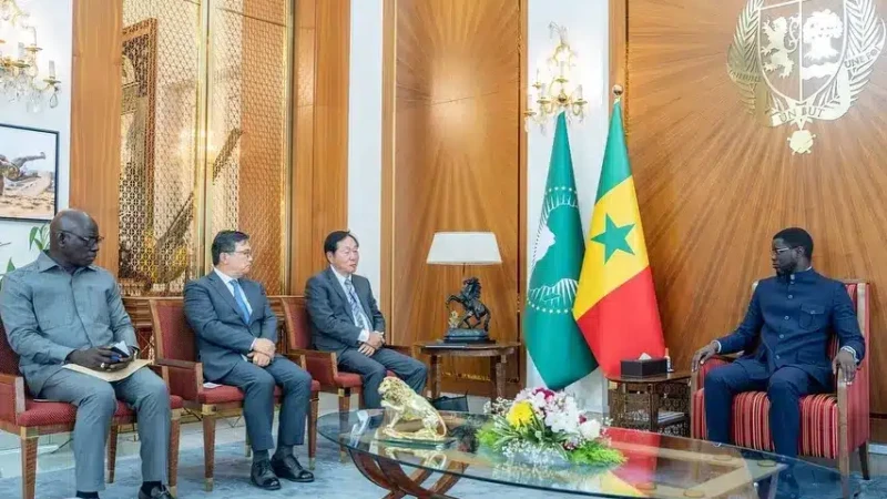 Donewon reçu par Bassirou Diomande Faye, Président du Sénégal