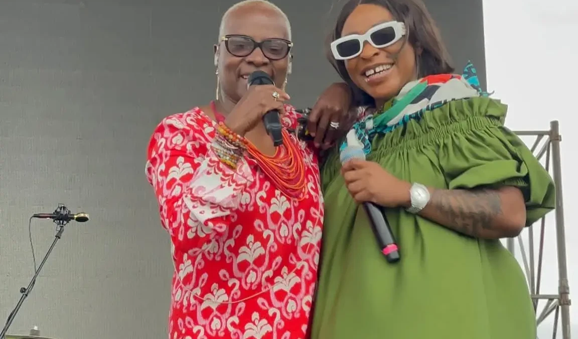 Sessimè et Angélique Kidjo