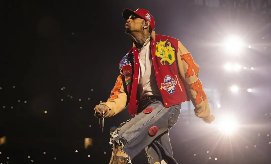 Breezy Bowl : Chris Brown donne 10 000 $ à une super fan