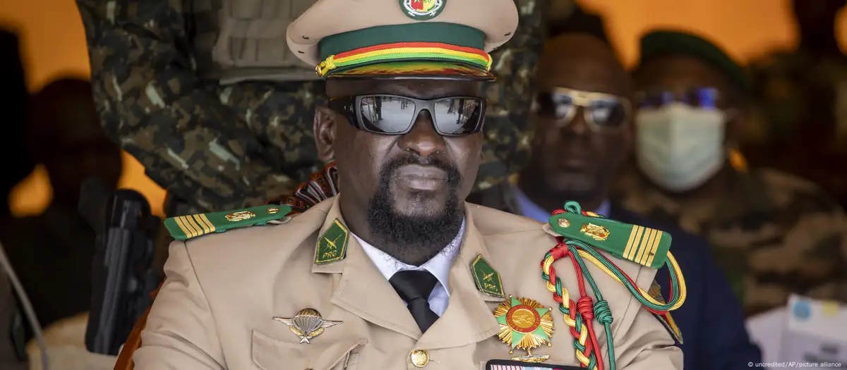 Guinée : deux médias suspendus