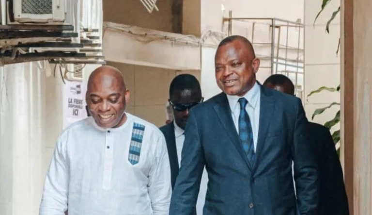 Abidjan : Ahoua Don Mello discute avec Vincent Toh-Bi Irié